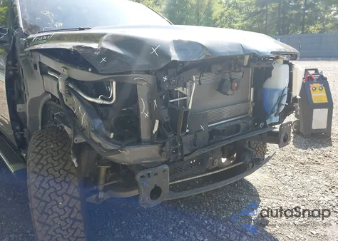 2022 Ram 1500 Big Horn 4X4 5'7 Box из США, поврежденный, VIN 1C6RRFFG3NN439649